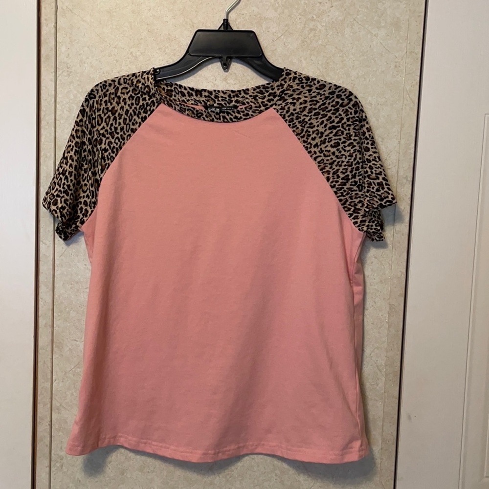 Tshirt - Size Medium